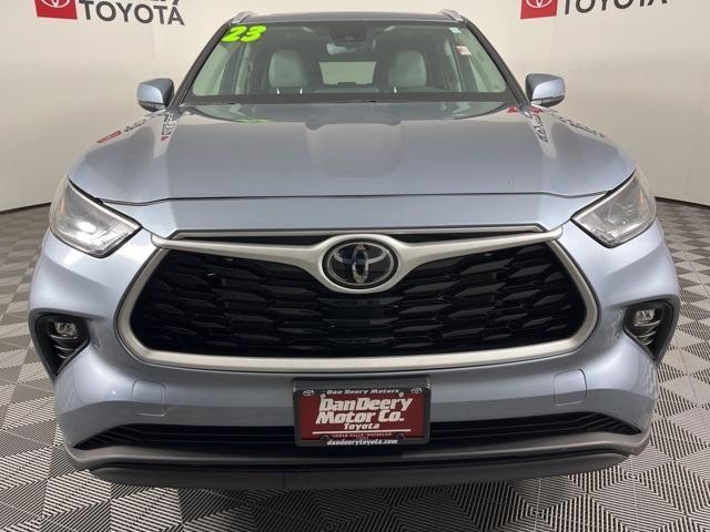 used 2023 Toyota Highlander car, priced at $38,787