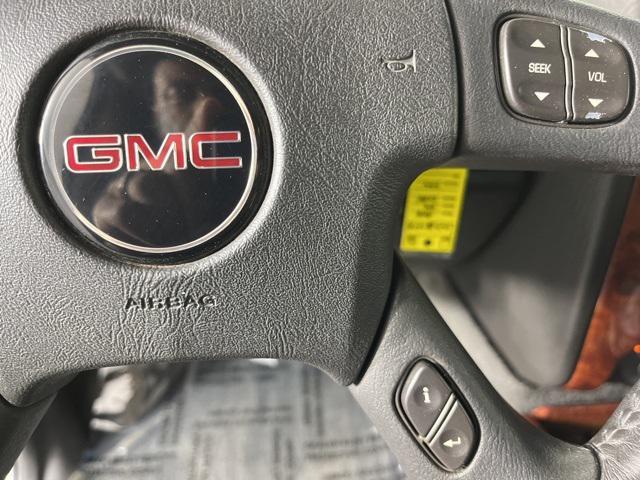 used 2005 GMC Envoy XL car, priced at $3,000
