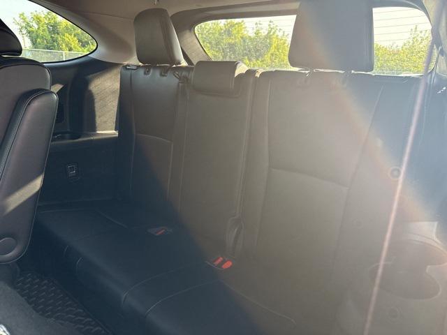 used 2021 Toyota Highlander car, priced at $39,700