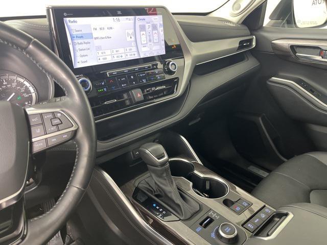 used 2021 Toyota Highlander car, priced at $37,602