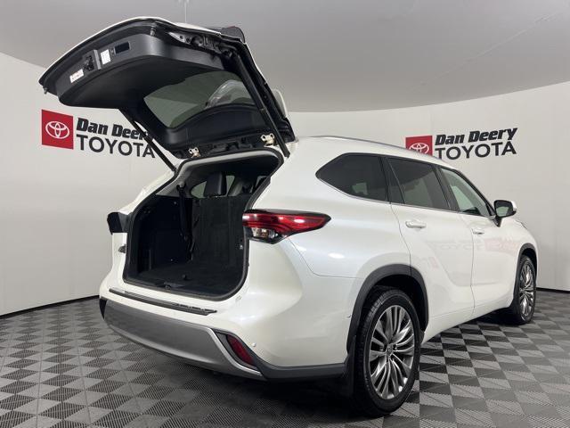 used 2021 Toyota Highlander car, priced at $37,602