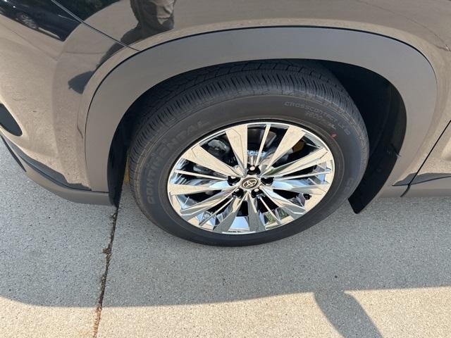 new 2025 Toyota Grand Highlander car, priced at $55,658