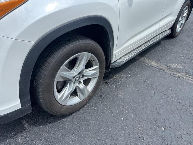 used 2016 Toyota Highlander car, priced at $21,100