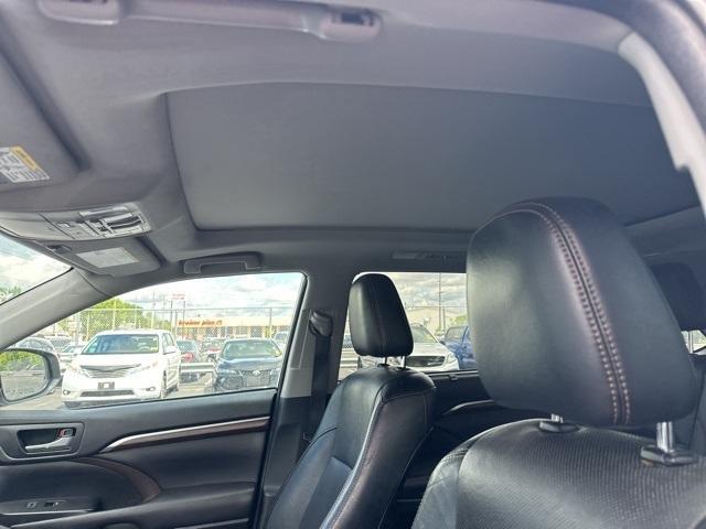 used 2016 Toyota Highlander car, priced at $21,100