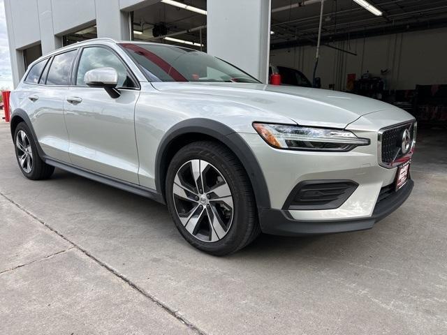 used 2020 Volvo V60 Cross Country car, priced at $33,200