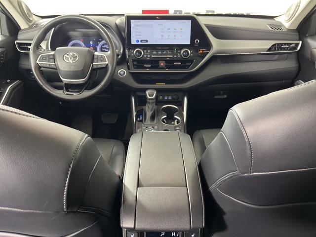 used 2023 Toyota Highlander car, priced at $43,777