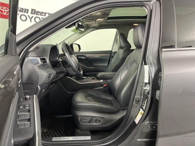 used 2023 Toyota Highlander car, priced at $43,777