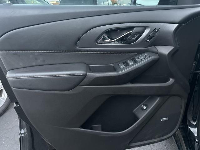 used 2021 Chevrolet Traverse car, priced at $28,400