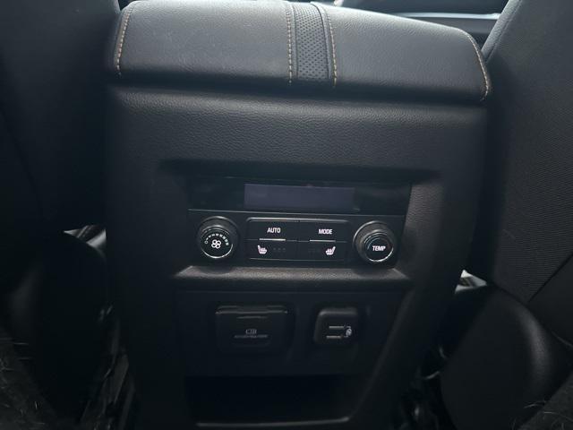 used 2021 Chevrolet Traverse car, priced at $28,400