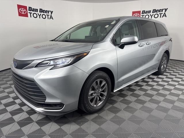 used 2021 Toyota Sienna car, priced at $32,370