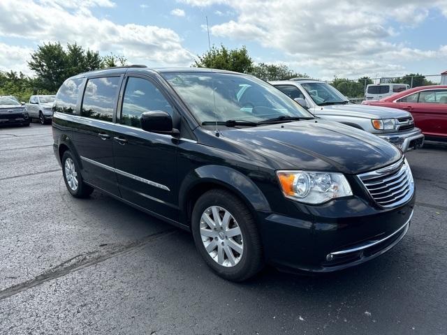 used 2016 Chrysler Town & Country car