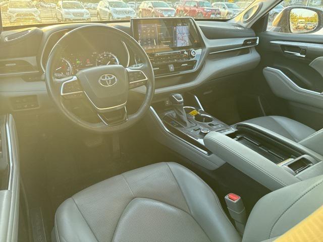 used 2022 Toyota Highlander car, priced at $37,191