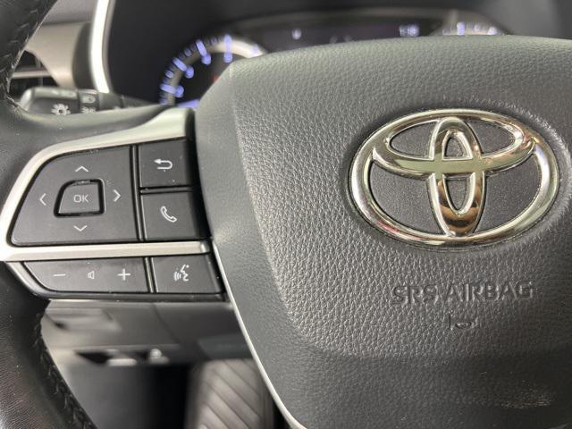used 2022 Toyota Highlander car, priced at $36,711