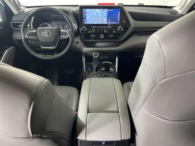 used 2022 Toyota Highlander car, priced at $36,711
