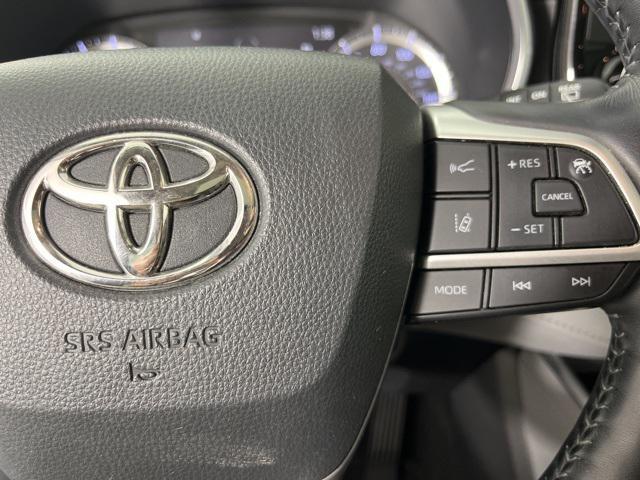 used 2022 Toyota Highlander car, priced at $36,711
