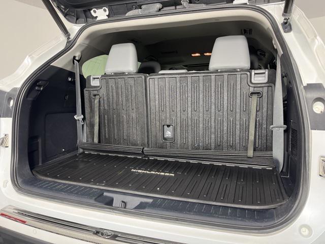 used 2022 Toyota Highlander car, priced at $36,711