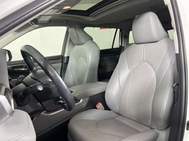 used 2022 Toyota Highlander car, priced at $36,711