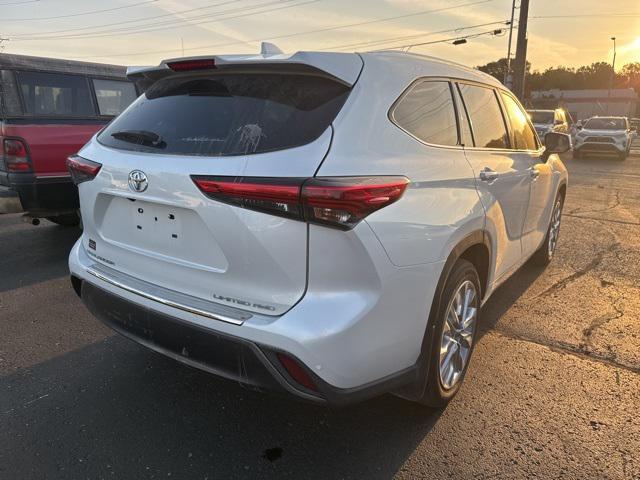 used 2022 Toyota Highlander car, priced at $37,191