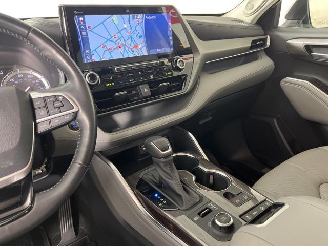 used 2022 Toyota Highlander car, priced at $36,711