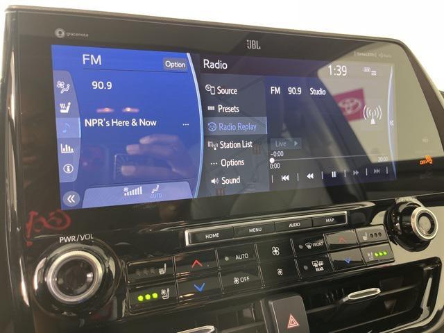 used 2022 Toyota Highlander car, priced at $36,711