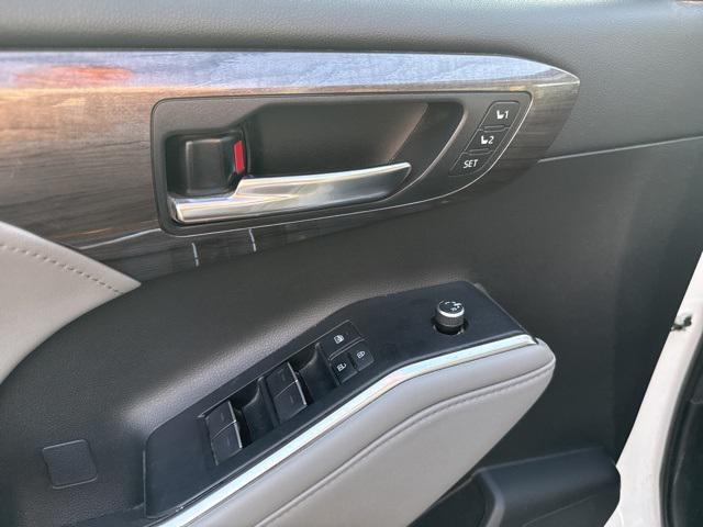 used 2022 Toyota Highlander car, priced at $37,191