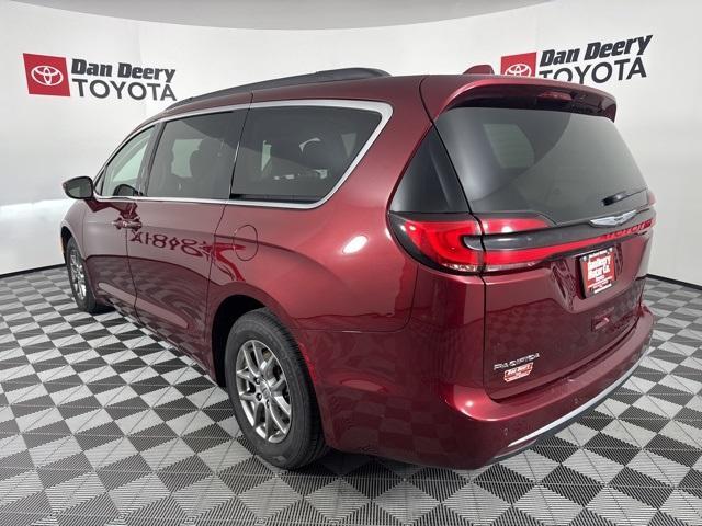 used 2021 Chrysler Pacifica car, priced at $16,886