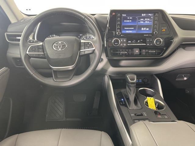 used 2022 Toyota Highlander car, priced at $40,800