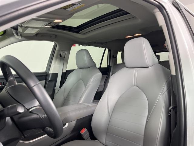 used 2022 Toyota Highlander car, priced at $40,800