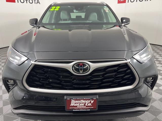 used 2022 Toyota Highlander car, priced at $42,800