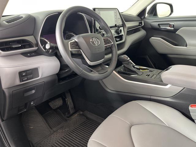 used 2022 Toyota Highlander car, priced at $42,800
