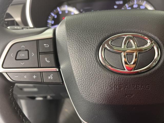 used 2022 Toyota Highlander car, priced at $42,800
