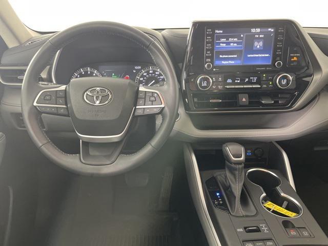 used 2022 Toyota Highlander car, priced at $41,186