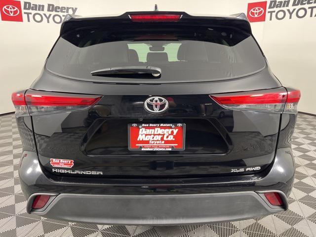 used 2022 Toyota Highlander car, priced at $42,800
