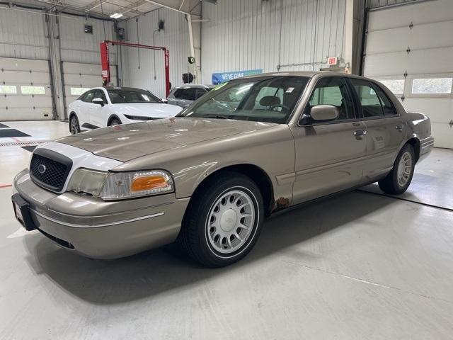used 2002 Ford Crown Victoria car, priced at $4,000