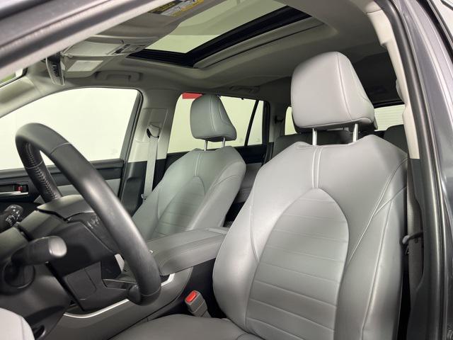 used 2023 Toyota Highlander Hybrid car, priced at $39,160