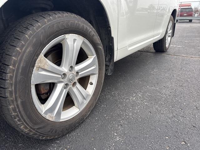 used 2008 Toyota Highlander car, priced at $9,984