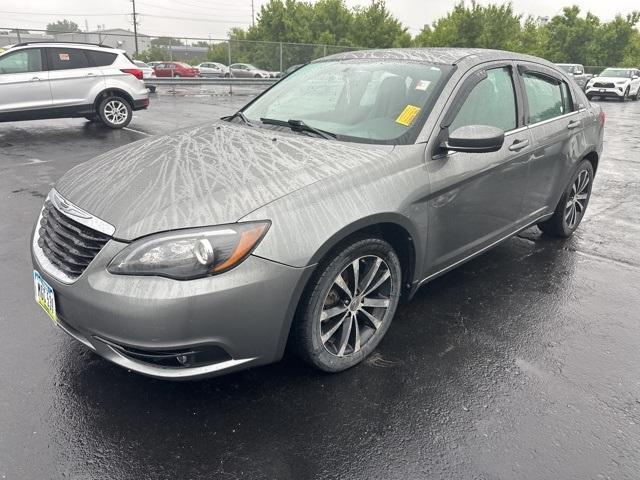 used 2013 Chrysler 200 car