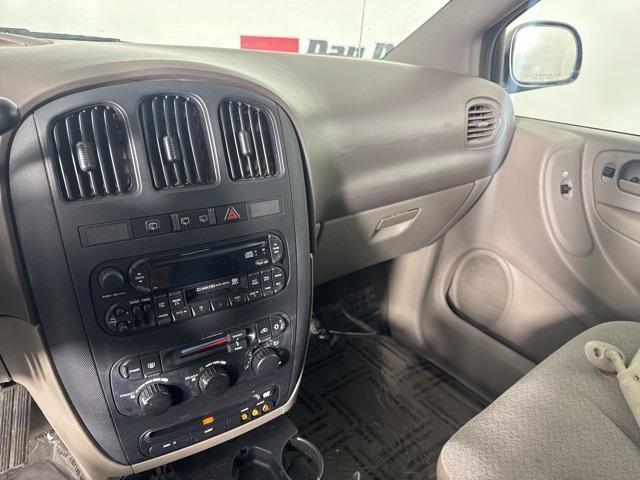 used 2003 Dodge Grand Caravan car, priced at $1,600