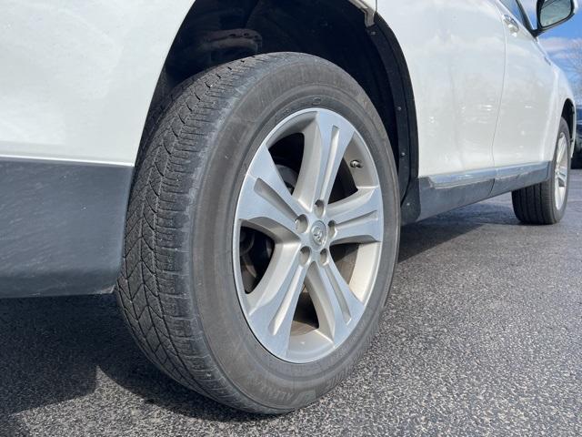 used 2013 Toyota Highlander car, priced at $14,300