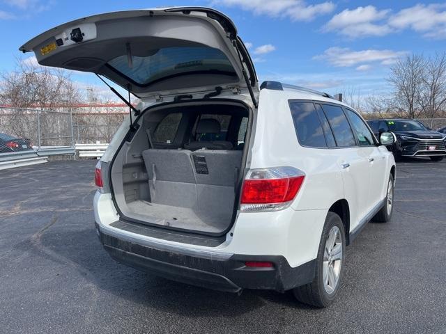 used 2013 Toyota Highlander car, priced at $14,300