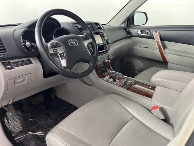 used 2013 Toyota Highlander car, priced at $14,000
