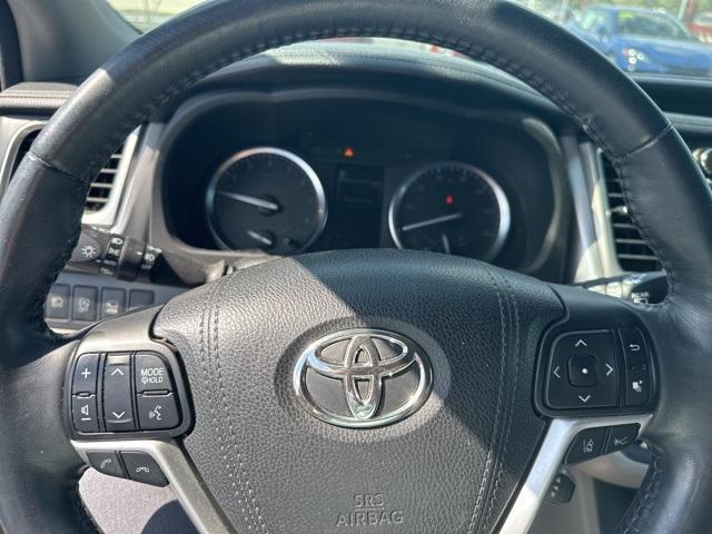 used 2018 Toyota Highlander car, priced at $21,589