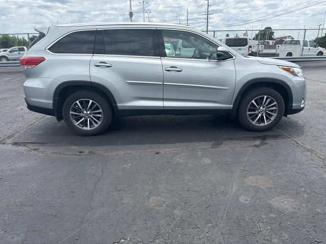 used 2019 Toyota Highlander car, priced at $26,600