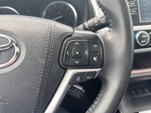 used 2019 Toyota Highlander car, priced at $26,600