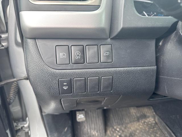 used 2019 Toyota Highlander car, priced at $26,600