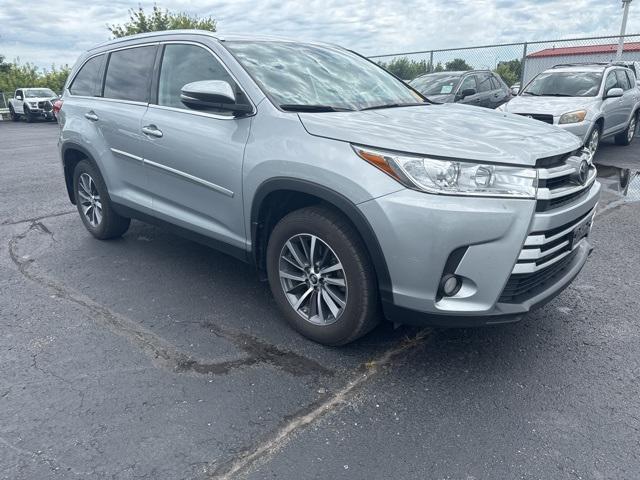 used 2019 Toyota Highlander car, priced at $26,600