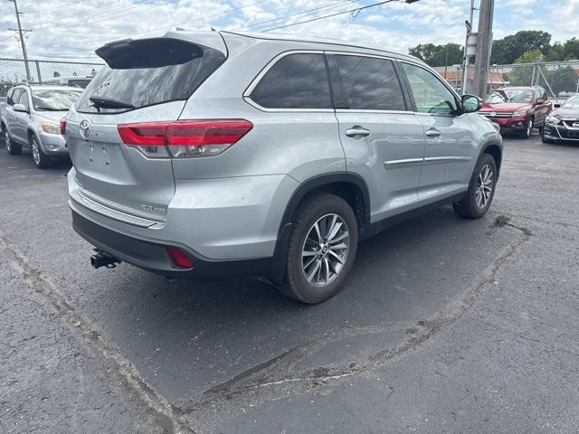 used 2019 Toyota Highlander car, priced at $26,600