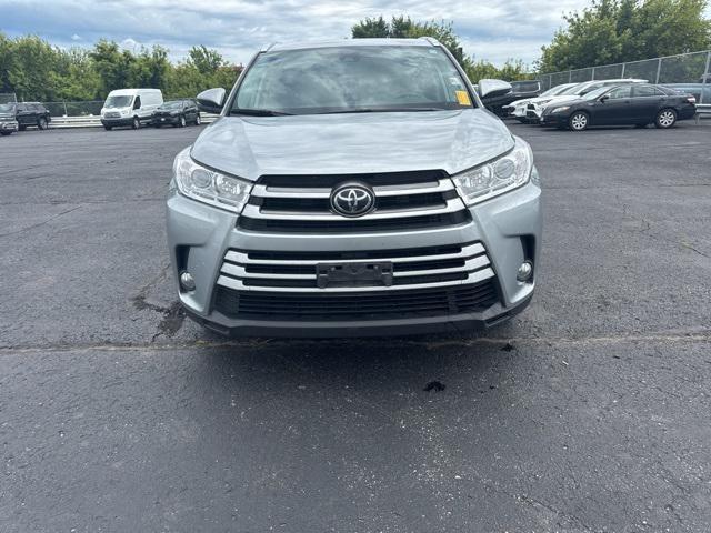 used 2019 Toyota Highlander car, priced at $26,600