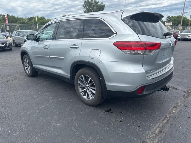 used 2019 Toyota Highlander car, priced at $26,600
