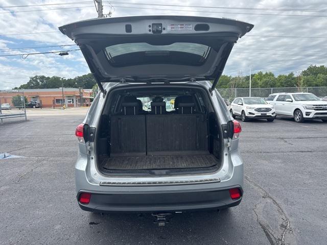 used 2019 Toyota Highlander car, priced at $26,600